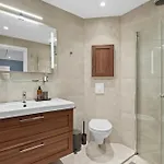 And Modern Terraced House In Apartmán *
