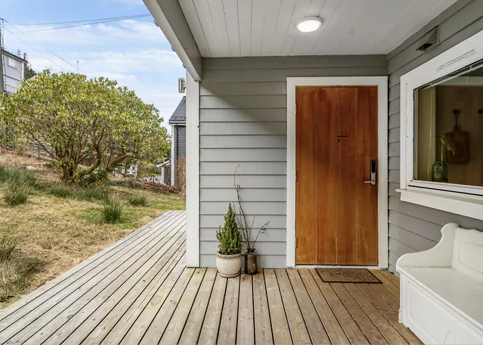 And Modern Terraced House In * 卑爾根